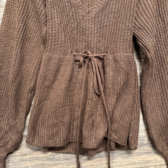 Warm Brown V-Neck Sweater with Drawstring Waist and Long Sleeves - Picture 4 of 4